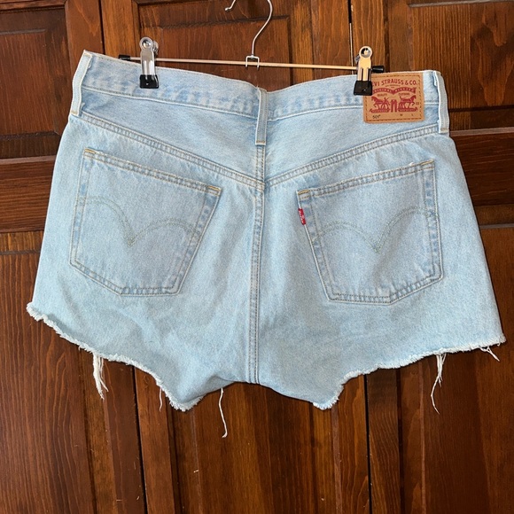 Levi's 501 Original Light Blue Denim Cutoff Shorts - Picture 5 of 5